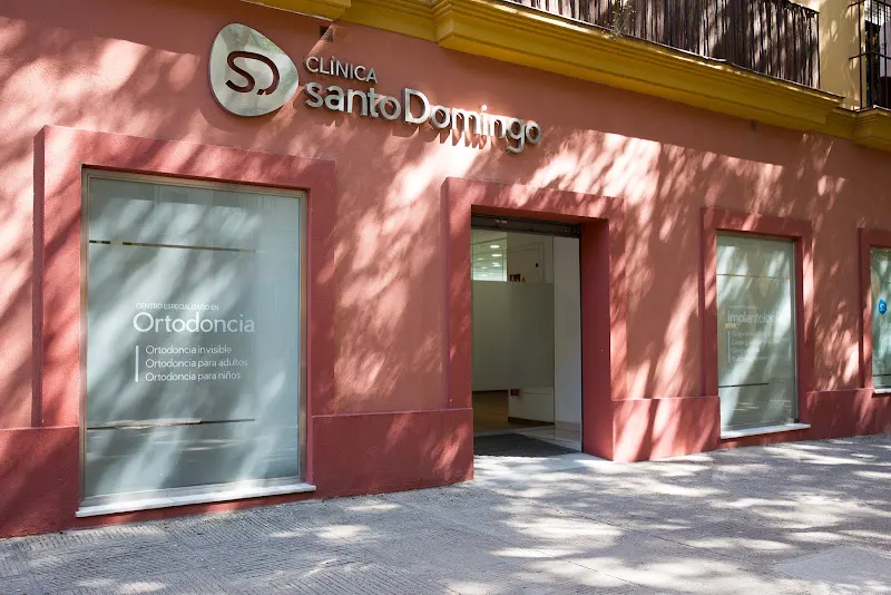 CLINICA SANTO DOMINGO Implantes dentales, ortodoncia, estética dental - Jerez de la Frontera