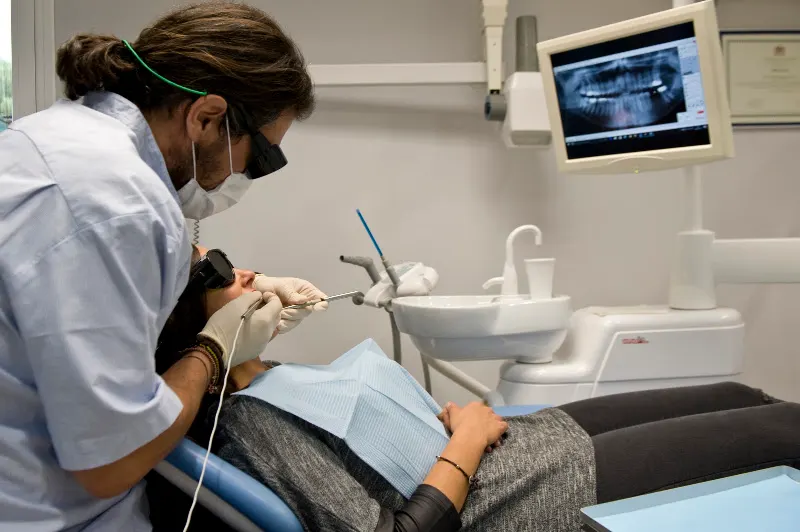 Jerezdental - Dr. Fernando Gonzalez Zamora - Dentista en Jerez de la Frontera - foto 2