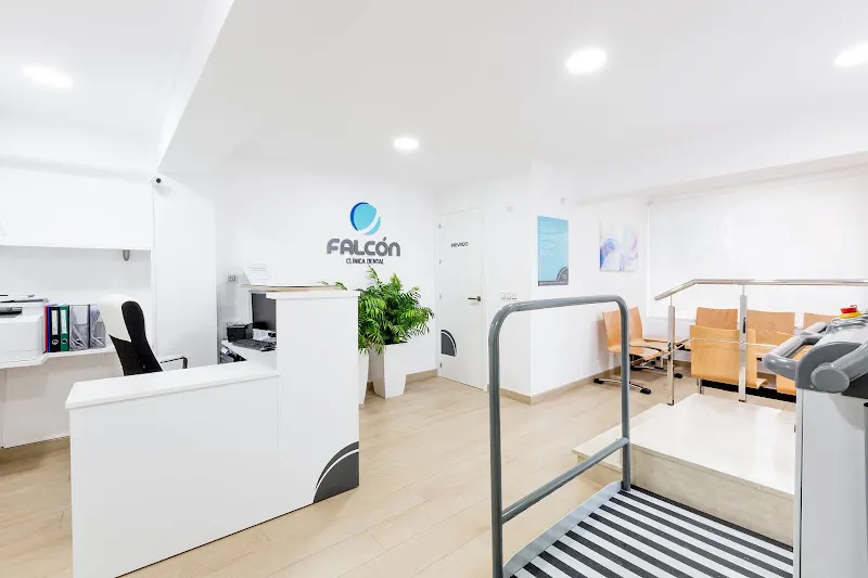 CLÍNICA DENTAL FALCÓN - Jerez de la Frontera