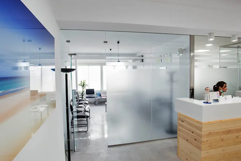 Clínica Dental Dres. Guillén - Dentista en Jerez de la Frontera - foto 2