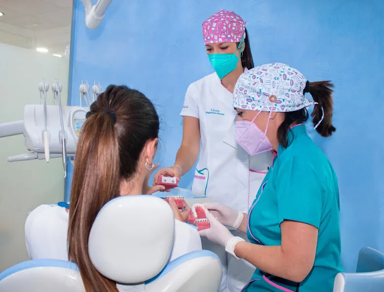 Centro Dental Palomeque SL - Clínica dental en Jerez de la Frontera - foto 2