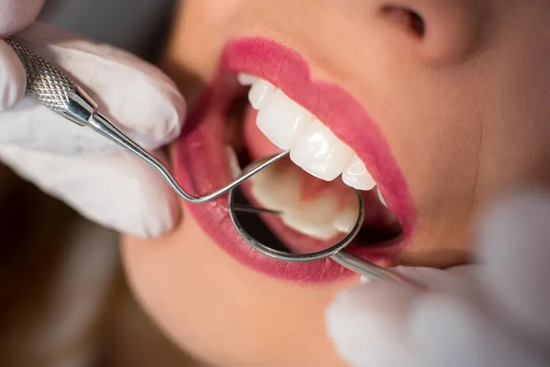 Atención Dentista 24H urgencias SKD Previa cita