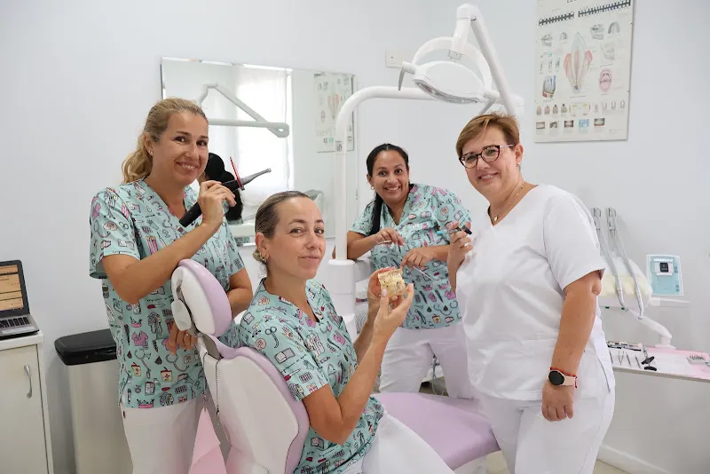 Clínica Salud Dental - Dentista en Santa Cruz de Tenerife - foto 2