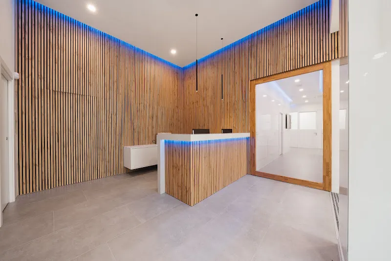 Clínica Dental Bayona- Dentista Soto de Lezkairu - Clínica dental en Pamplona - foto 2