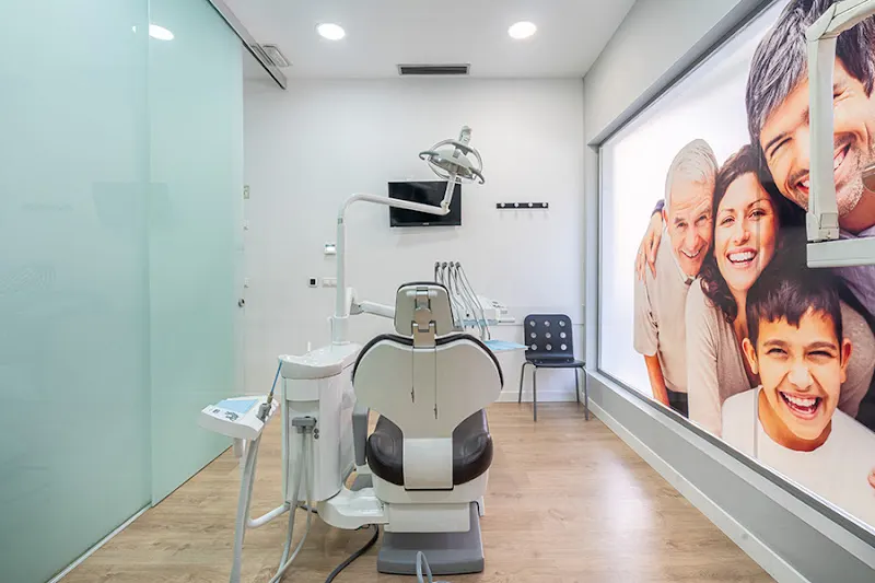Clínica dental Pérez Fábrega - Almería