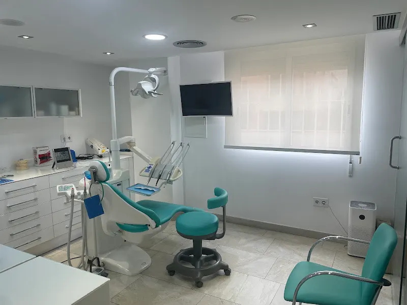 Clinica Dental Alicia Pérez García - Almería