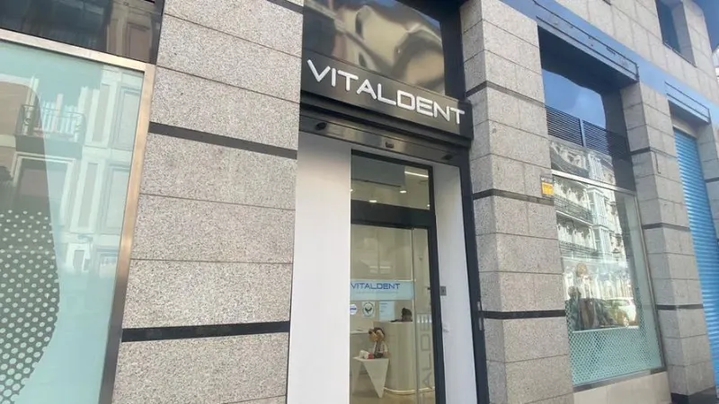 Clínica Dental Vitaldent - Clínica dental en Burgos - foto 2