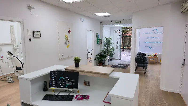 Dental Alcorcón Central - Dr. Jose Suárez-Llanos - Clínica dental en Alcorcón - foto 2