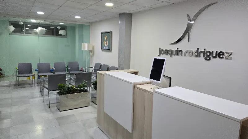 Clínica Joaquín Rodríguez - Dentista en Huelva - foto 2