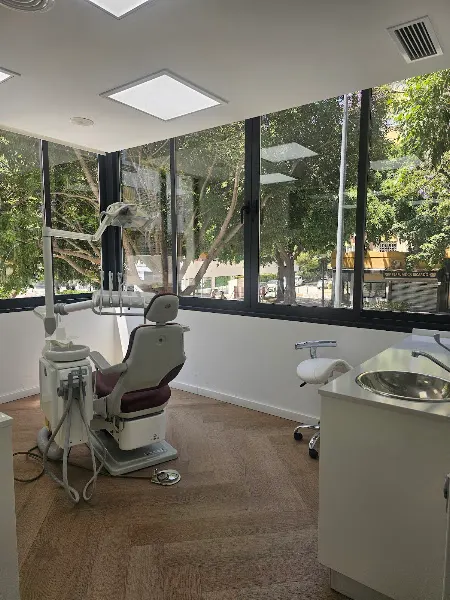Clinica Futuredent 3000 SL - Clínica dental en Marbella - foto 2