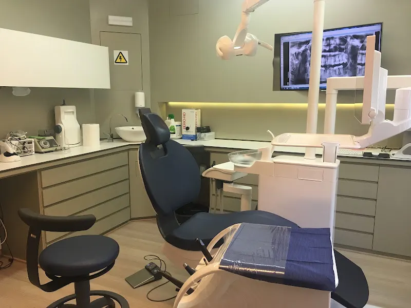 Dental Clinic & Health Dra. Claudia Isaza - Dentista en Marbella - foto 2