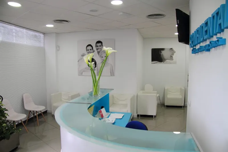 CLÍNICA DENTAL DR. OCTAVIO CANO - Dos Hermanas