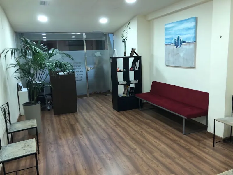 Clínica Dental Santa Marta - Dentista en Mataró - foto 2