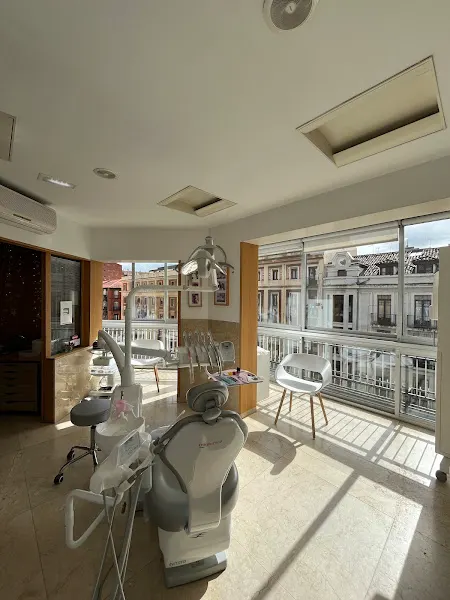 Clínica Dental Dra. Emilia Santamarta