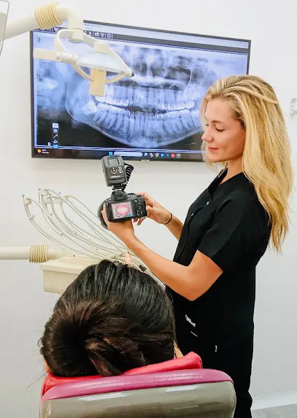 DentalCom -Odontología Estética- - Clínica dental en Alcobendas - foto 2