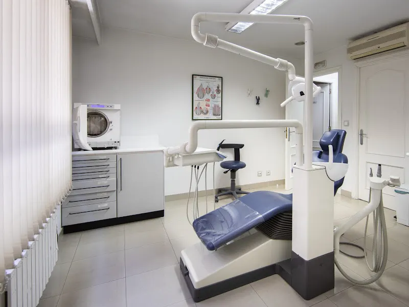Clínica Dental Romero Arriola - Clínica dental en Ourense - foto 2