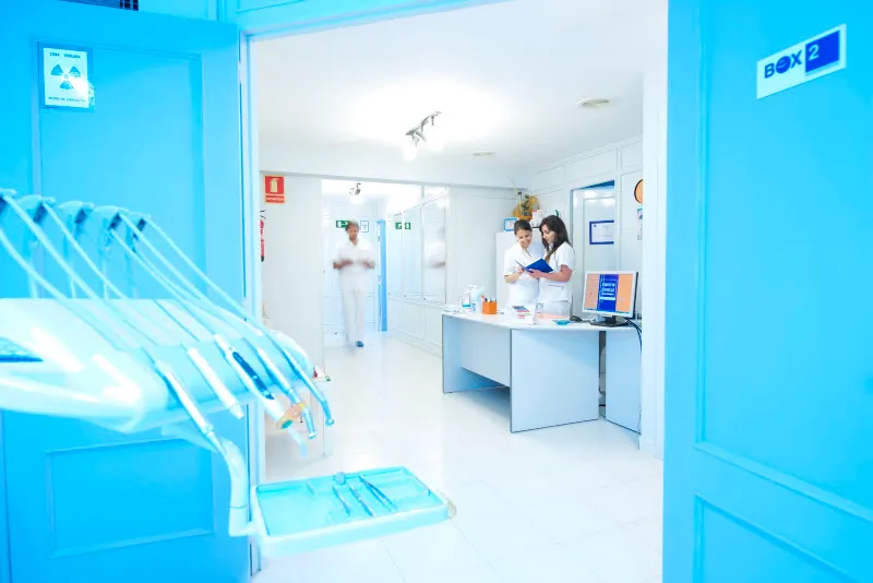 Centro Dental Implantológico | Dra. Quiñones & Dr. Kakish