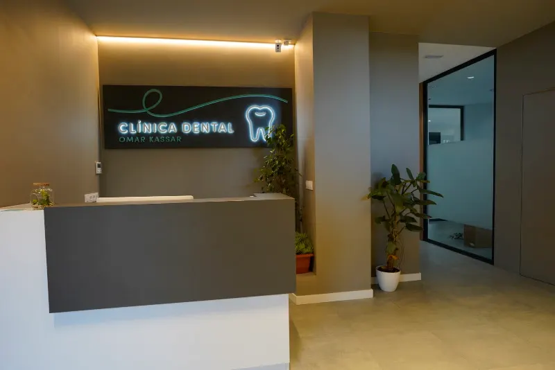 Clínica Dental Omar Kassar - Dentista en Cornellà de Llobregat - foto 2