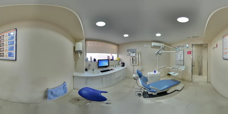 Marta Roset Gasset - Clínica dental en Cornellà de Llobregat - foto 3