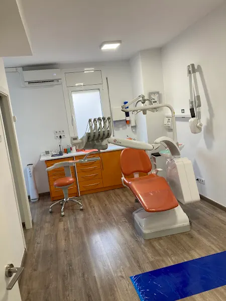 Clinica Dental dra Regina Jovell - Clínica dental en Sant Boi de Llobregat - foto 3