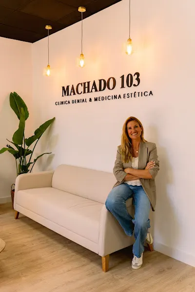 MACHADO 103 - Clínica dental en Torrevieja - foto 2