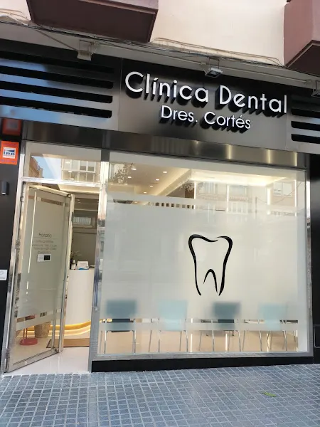 Clínica dental Dres.Cortes - Vélez-Málaga