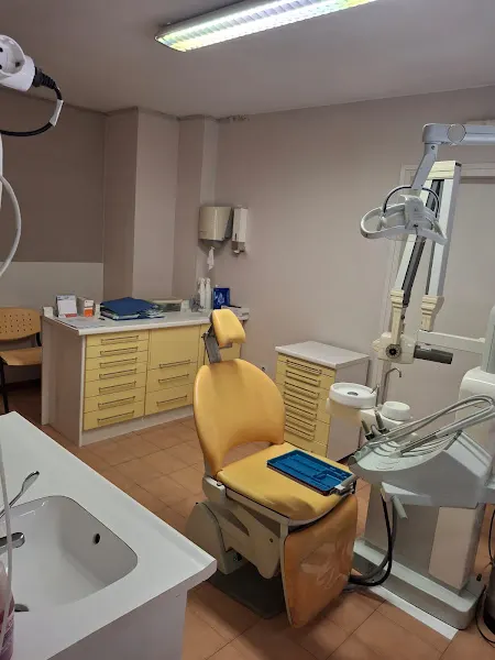 Centre Dental del Bages - Dentista en Manresa - foto 2