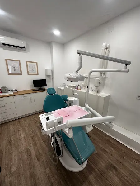 Dra.Adriana Méndez Clínica dental y Medicina estética - Clínica dental en Valdemoro - foto 2