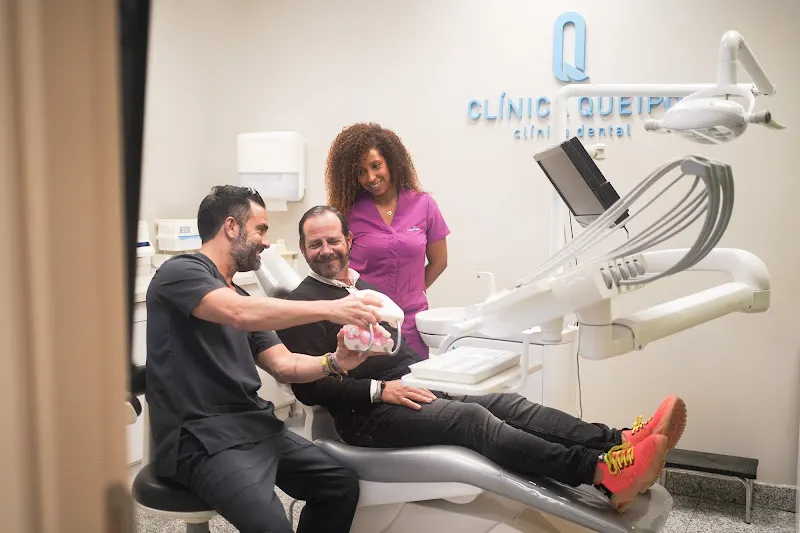Clínica Dental Queipo Benalmádena - Clínica dental en Benalmádena - foto 2