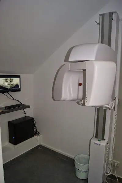 Clínica Dental Dres. Moreno y Madikian
