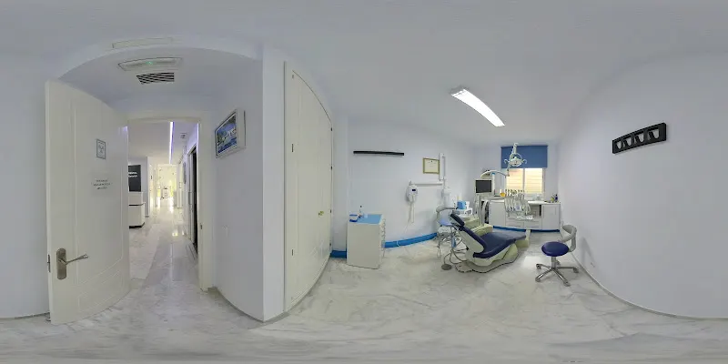 Dr. Enzo Yuruvich