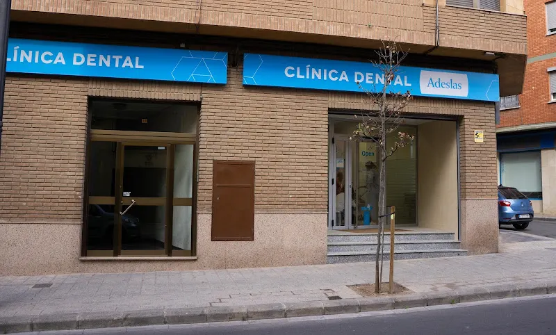 Clínica Dental Adeslas
