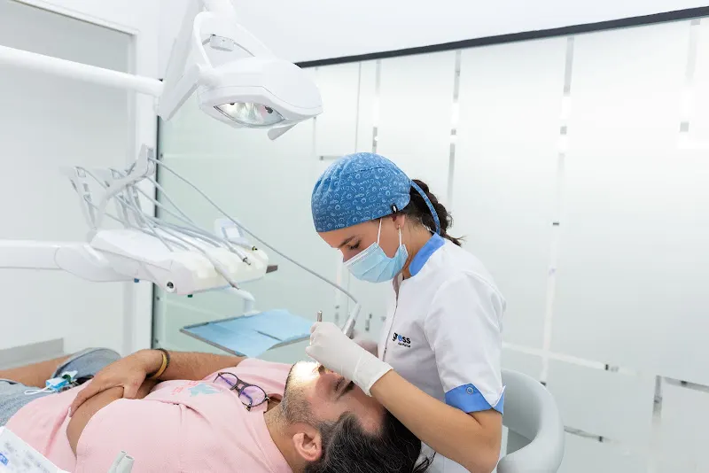 Gross Dentistas. Clinica Dental Torremolinos