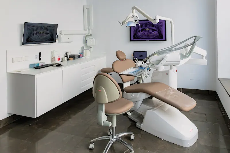 Clínica Dental José Luis González