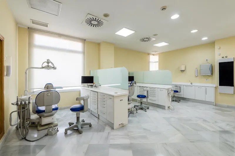 Clínica de la Cuadra - Clínica dental en Sanlúcar de Barrameda - foto 3