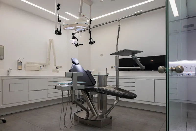 Clínica Dental Vela-Segalà
