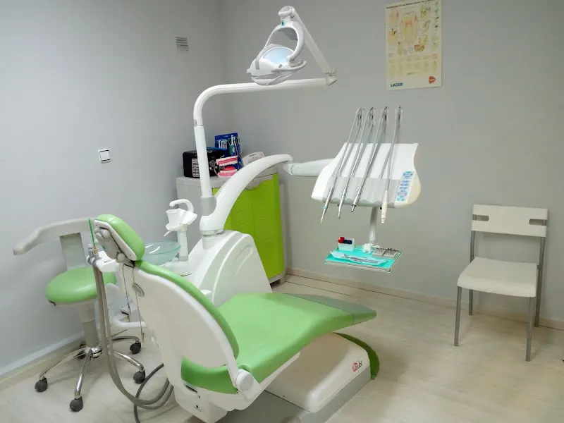 DENTAL VELA-SEGALÀ, S.C.PROFESIONAL - Clínica dental en Viladecans - foto 2