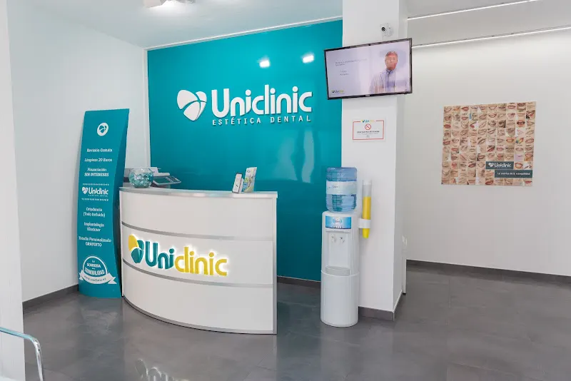 Clínica Dental Uniclinic - Clínica dental en Linea de la Concepcion (La) - foto 3