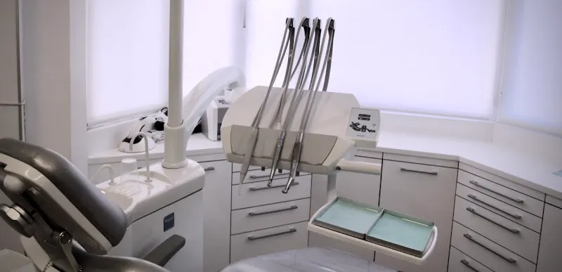 CENTRO DE MÉDICO HC - Clínica dental en Collado Villalba - foto 3