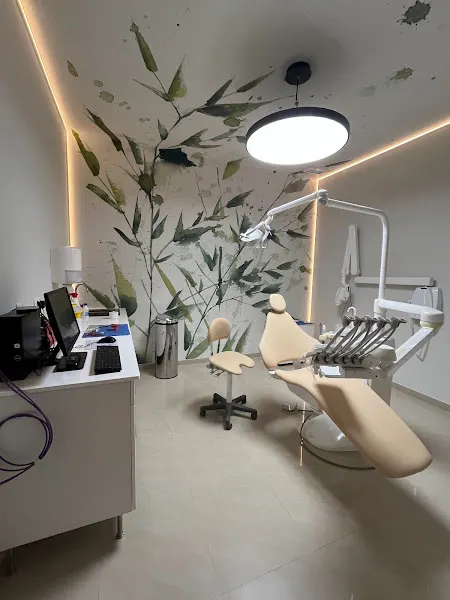 Clínica Dental Rosa Verdú - Clínica dental en Motril