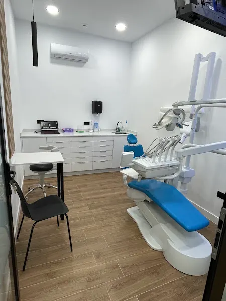CLINICA DENTAL (VALTERRA)