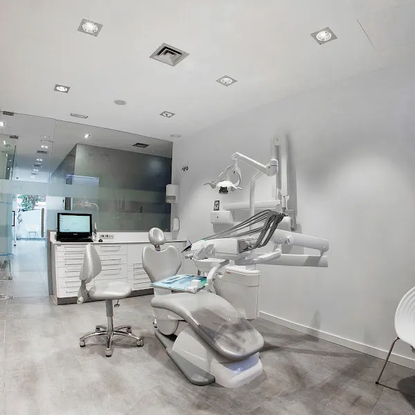 Clínica Dental Iñigo-Dentistas - Dentista en Granollers - foto 3