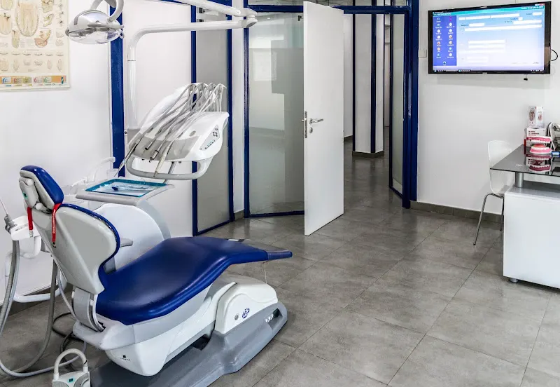 Clínica Dental Pinto Karen Dental Adeslas ️ - Pinto