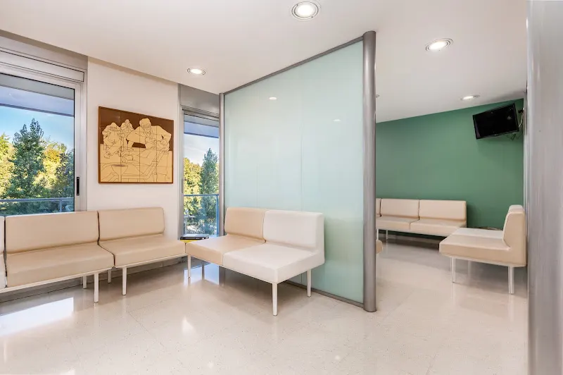 Clínica Dental Escanilla & Casal | Estética | Dentista experto en implantes dentales