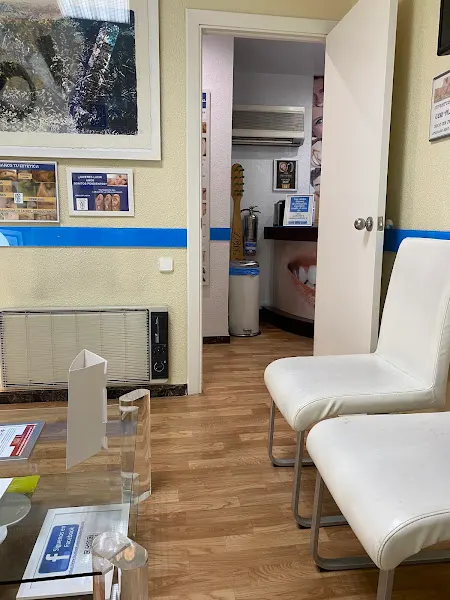 CLÍNICA DENTAL DR. SALVADOR ORIA