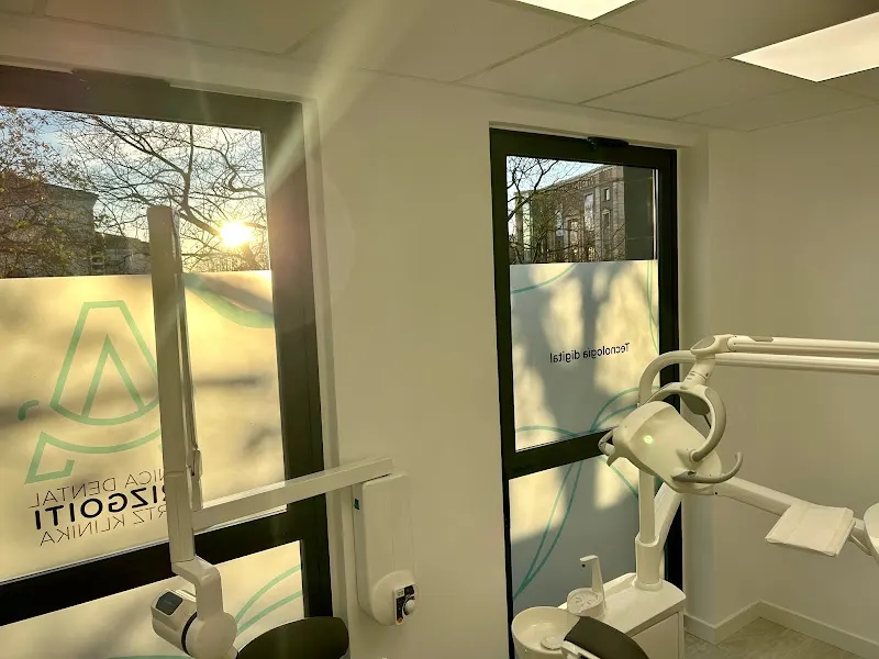 Susana Caneiro Y Gixane Arrieta S C - Dentista en Basauri - foto 2