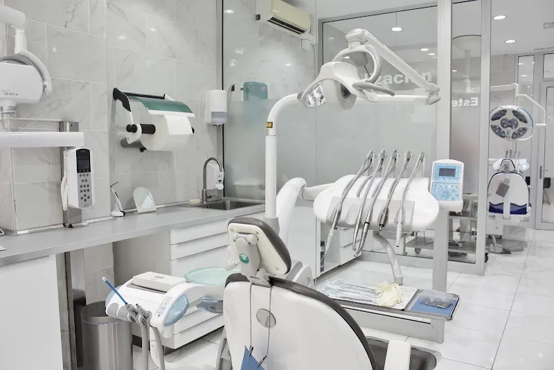 Dr. Tanausú Fleitas Especialista En Implantes Dentales - Clínica dental en Puerto del Rosario - foto 2