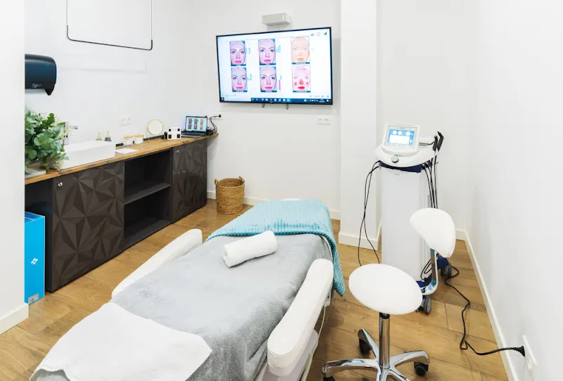 Aluma Medical Art, Clínica Dental y Medicina Estética