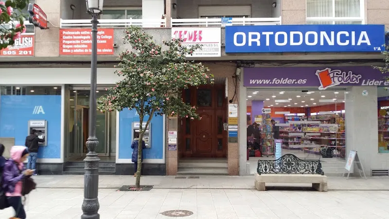 Clinica Dental Dr.Orlando Oio - RS C-36000951 - Ortodoncista en Vilagarcía de Arousa - foto 2