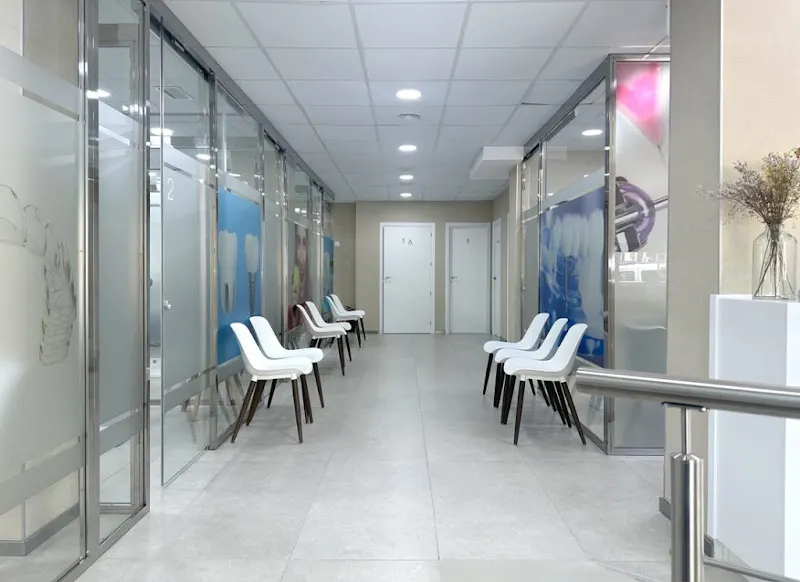 Clinica Dental AAS Rambla Prim - Dentista en Barcelona - foto 2